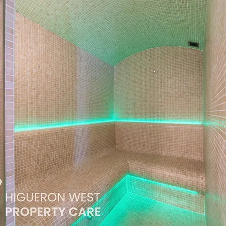 Appartement La Luz Del Mar - Seaview Pool Apartment, Fuengirola, Costa Del Sol